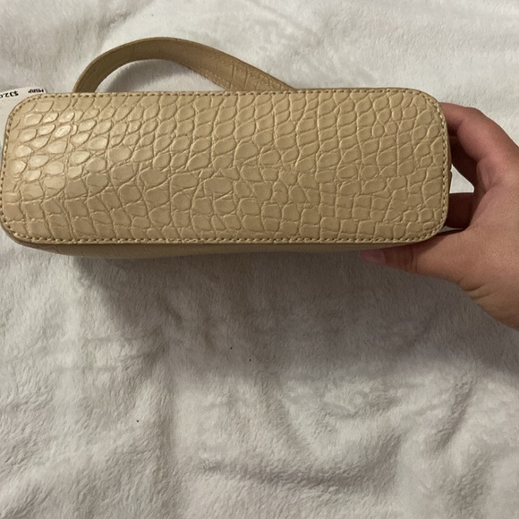 Tommy Hilfiger small handbag - Picture 4 of 8